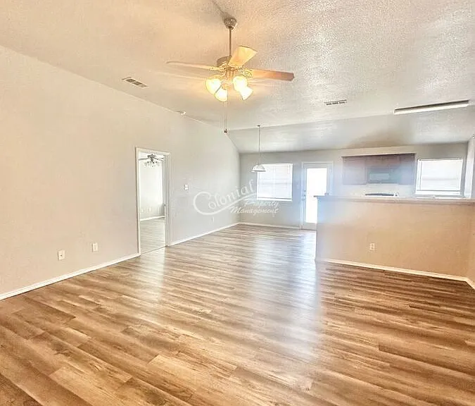 304 Aries Ave — Photo 3