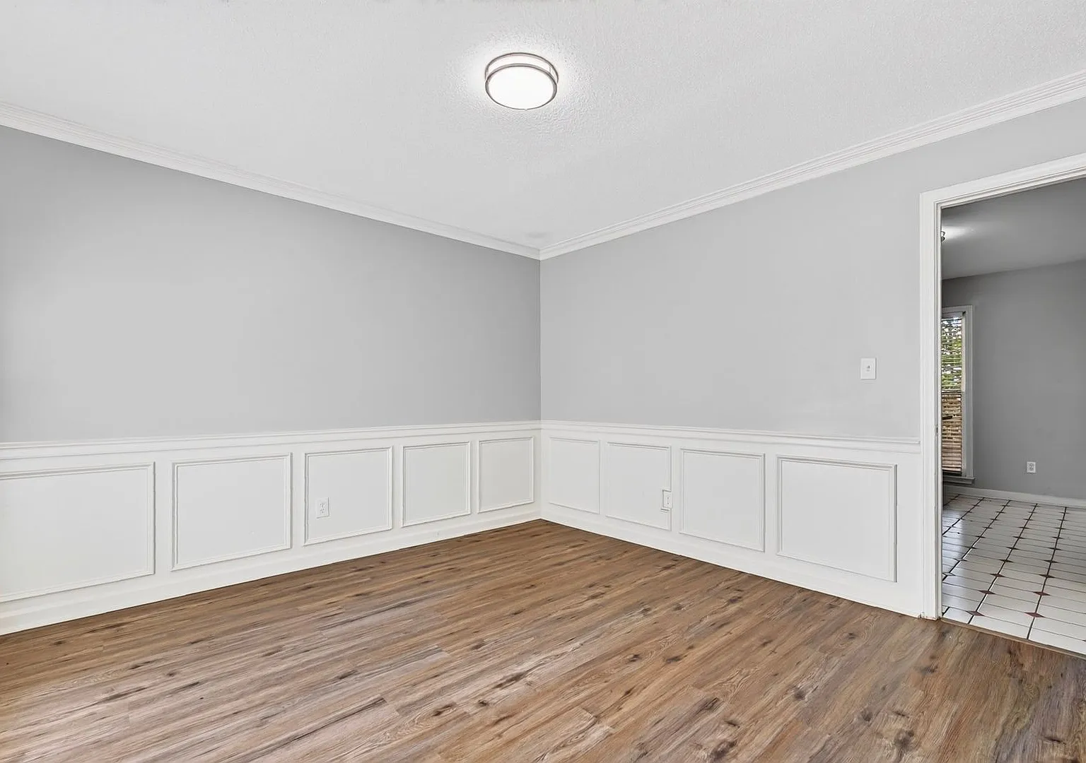 Beautiful 3-Bedroom Home with 2-Car Garage in Jonesboro — Photo 4