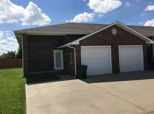 1800 E Comanche Ln, Dodge City, KS 67801