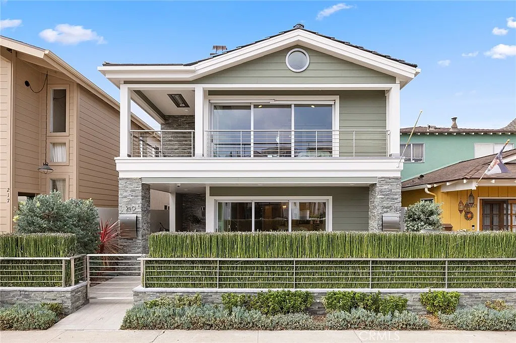 3 bed, 2000 sqft, $11,000 — Photo 1
