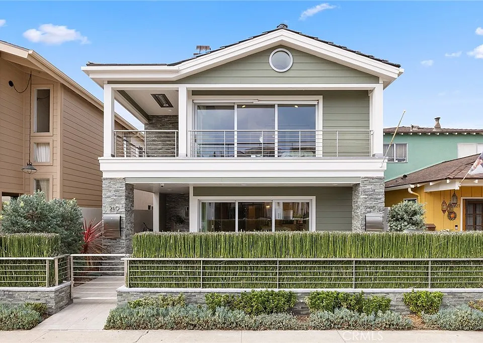 219 Diamond Ave