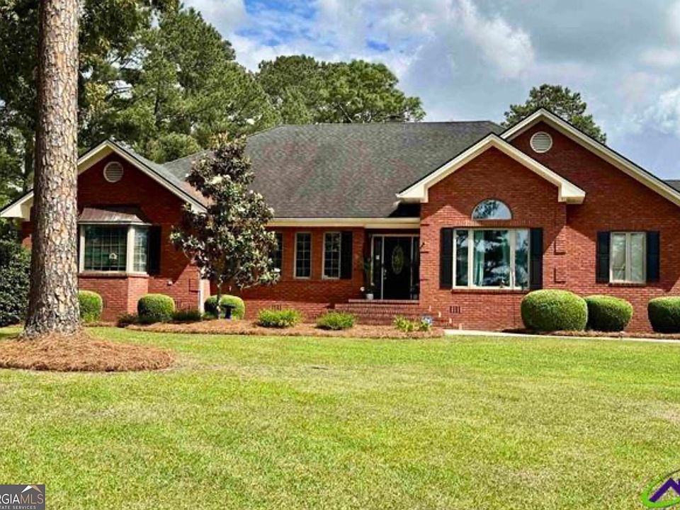 1st image of 102 Oakatee Ct
