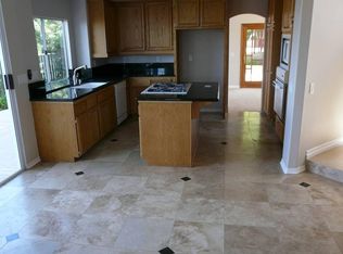 601 Aliento Ct, Vista, CA 92081