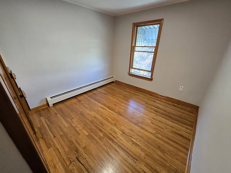 99 Round Lake Ave — Photo 7