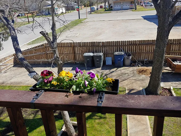 145 N Hackberry Ave — Photo 35