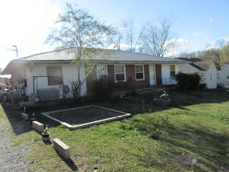 2nd image of 611 Madison St