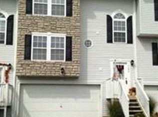 1105 Arrowhead Dr, Washington, PA 15301