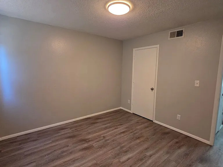 Bethany Place Apartments - Near Eldon Lyon and Downtown Bethany! — Photo 5