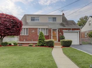 7-18 Berdan Ave, Fair Lawn, NJ 07410