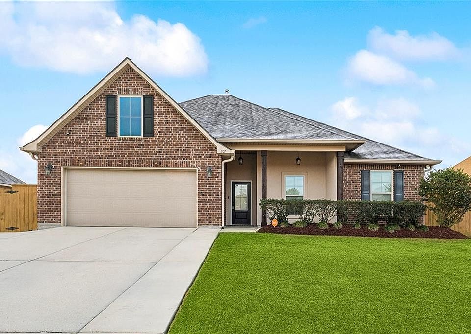 1st image of 807 White Pine Dr