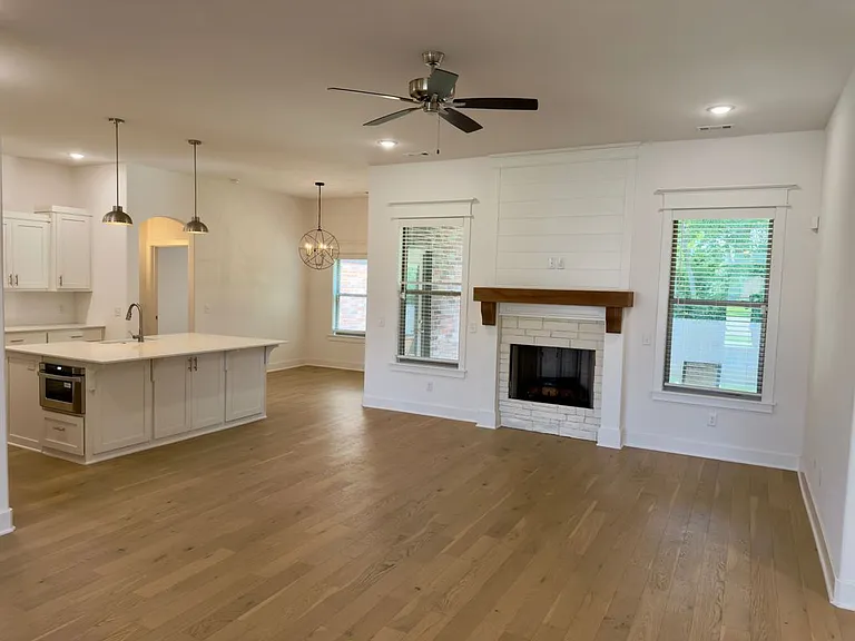 3009 E Coolridge St — Photo 4