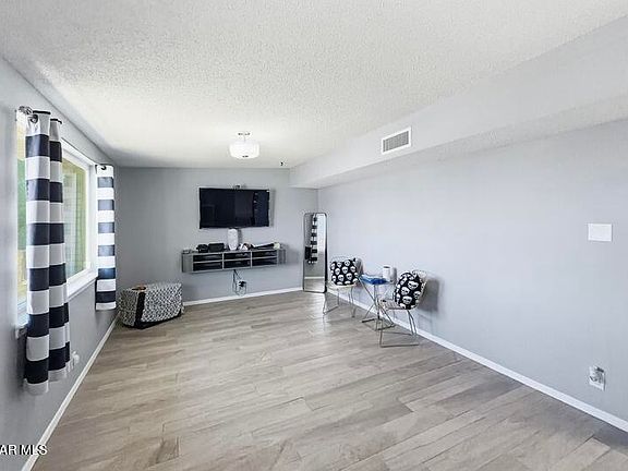 4th image of 10541 Clearwater St