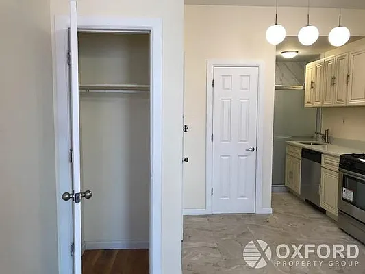 Rented by Oxford Property Group | media 11