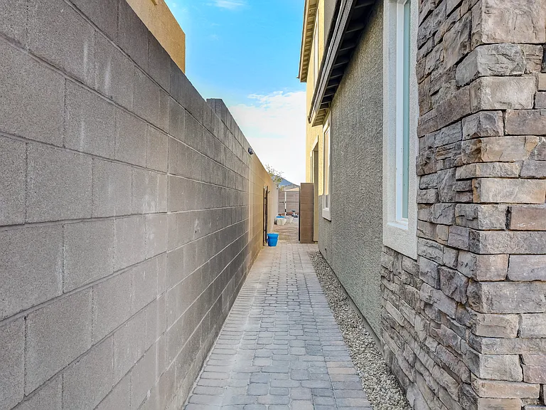 293 Mount Langley St #B — Photo 2