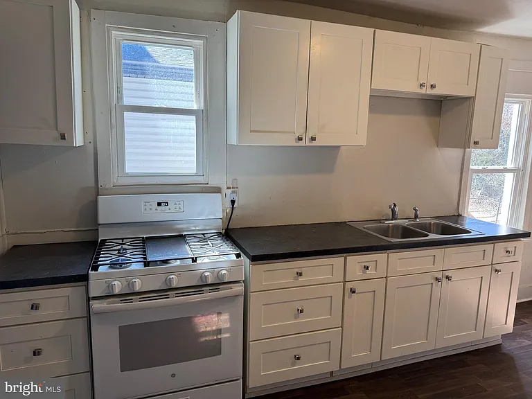 245 Franklin Way — Photo 4