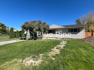 450 Crimson Dr, Idaho Falls, ID 83401