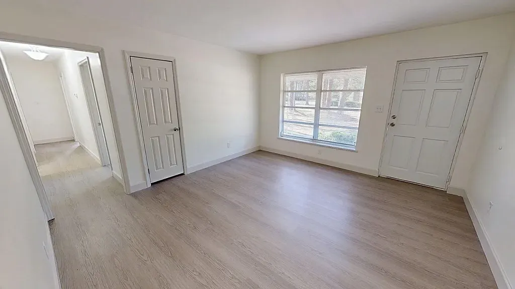 3 bed, 1248 sqft, $1,600 — Photo 3