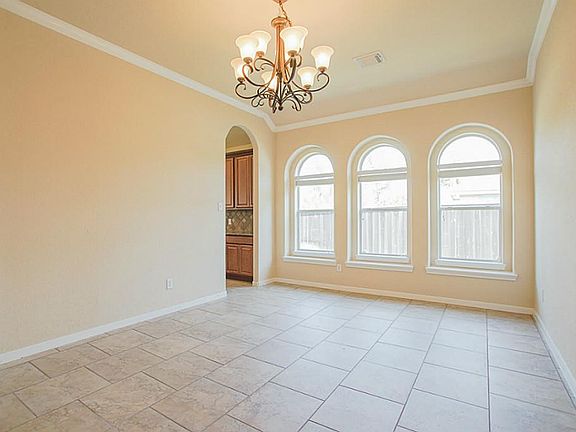 4th image of 30 Rocky Point Ct