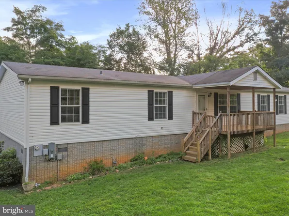 205 Valley View Dr, Strasburg, VA 22657