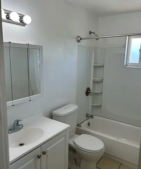 105 Freeway Dr — Photo 7