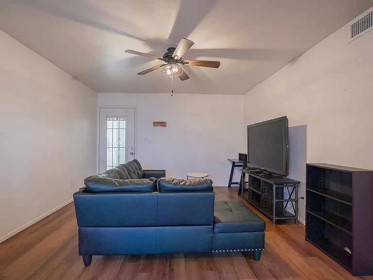 5135 N 10th St #7 — Photo 7