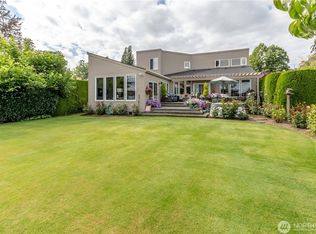 932 E Front St, Lynden, WA 98264