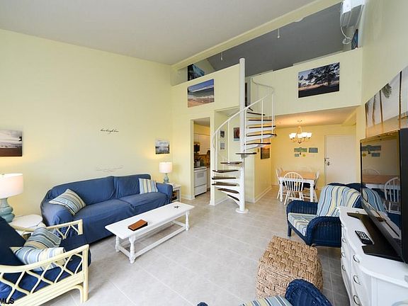 3rd image of 301 41st St APT 38
