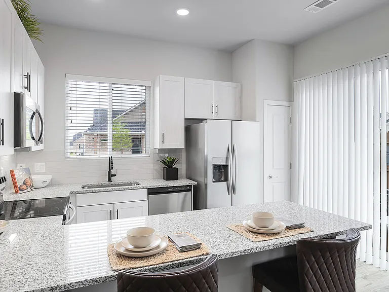 VLux Stoneridge — Photo 37