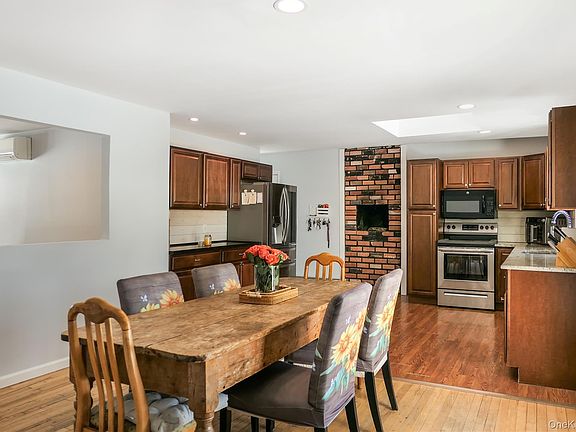 5th image of 84 Bieselin Road