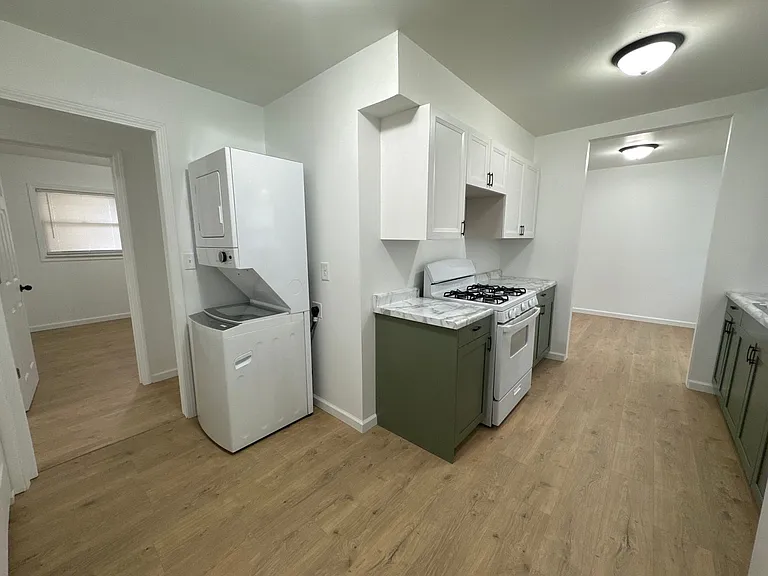 2708 Trimble St — Photo 9