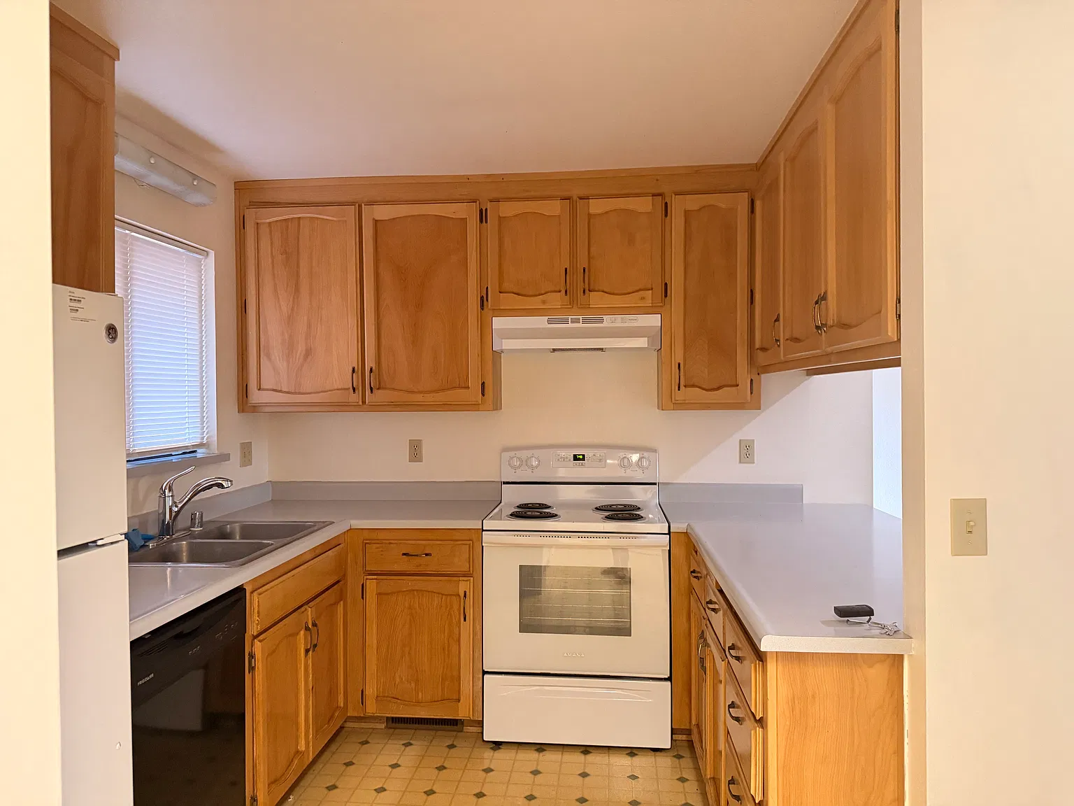 2 bed, 1000 sqft, $1,500 — Photo 4