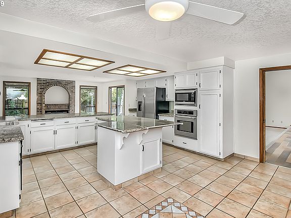 2nd image of 11020 SW Summer Lake Dr