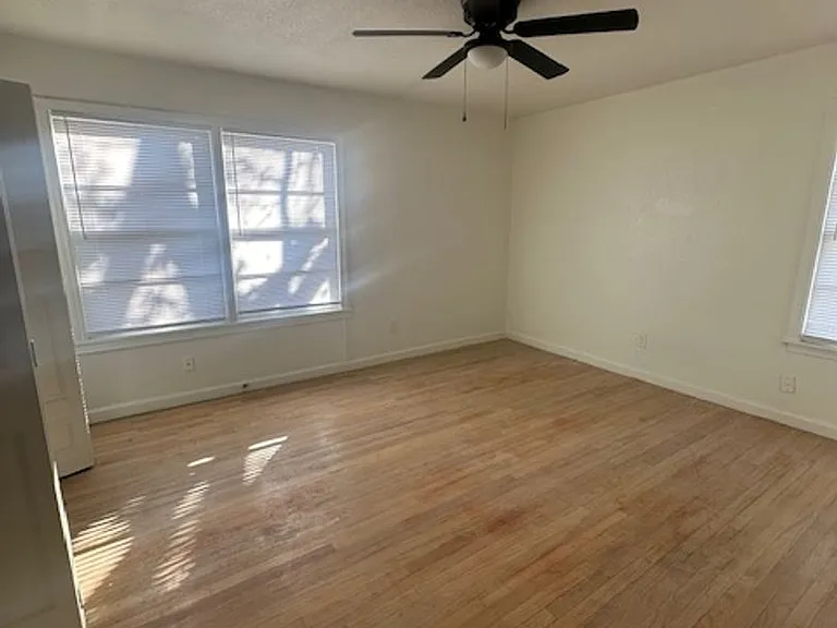 842 S La Salle Dr — Photo 20