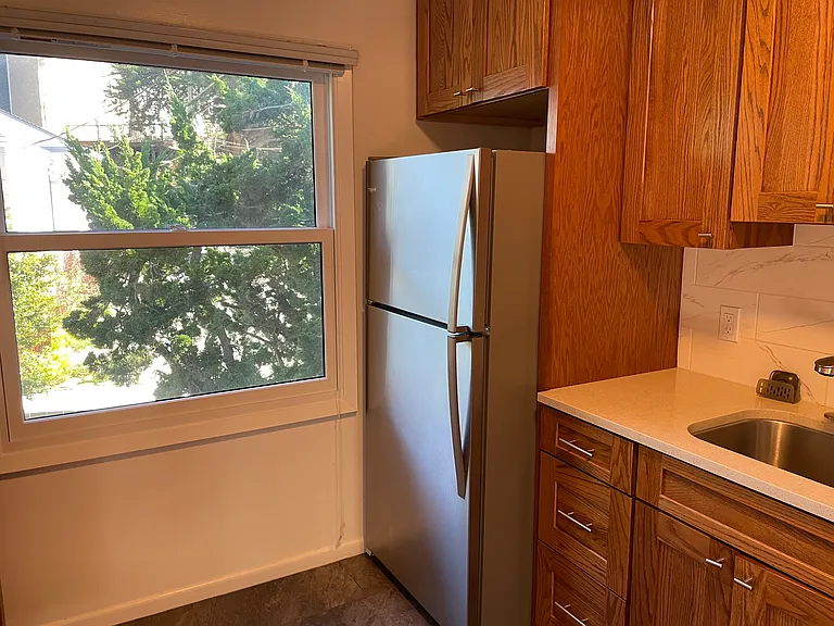 100 Glenview Dr — Photo 11