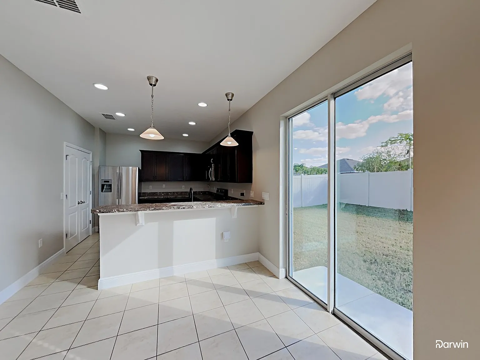3 bed, 2.0 bath, 1612 sqft, $2,160 — Photo 4