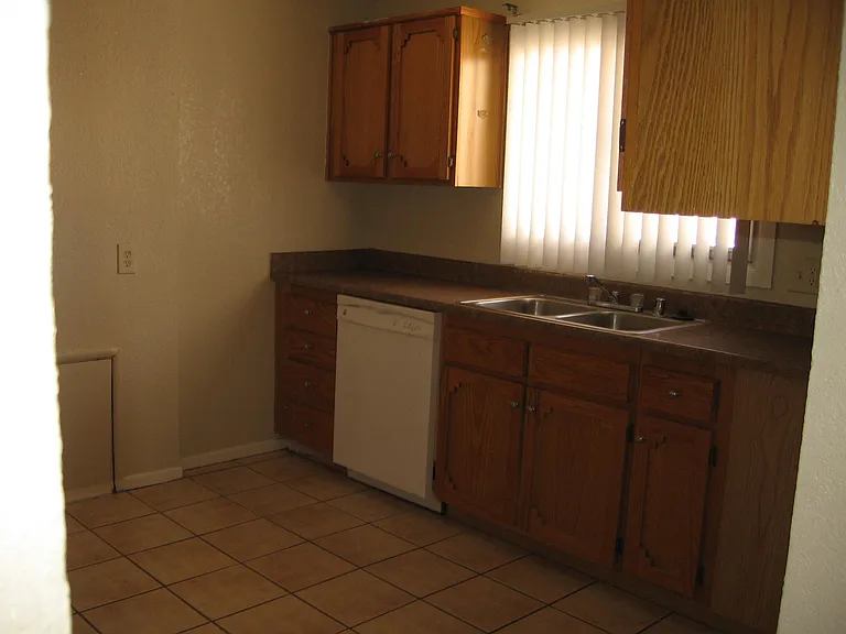 236 Oasis Dr — Photo 8