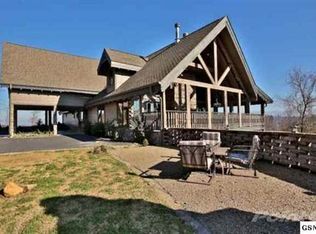 3106 Summit Trails Dr, Sevierville, TN 37862