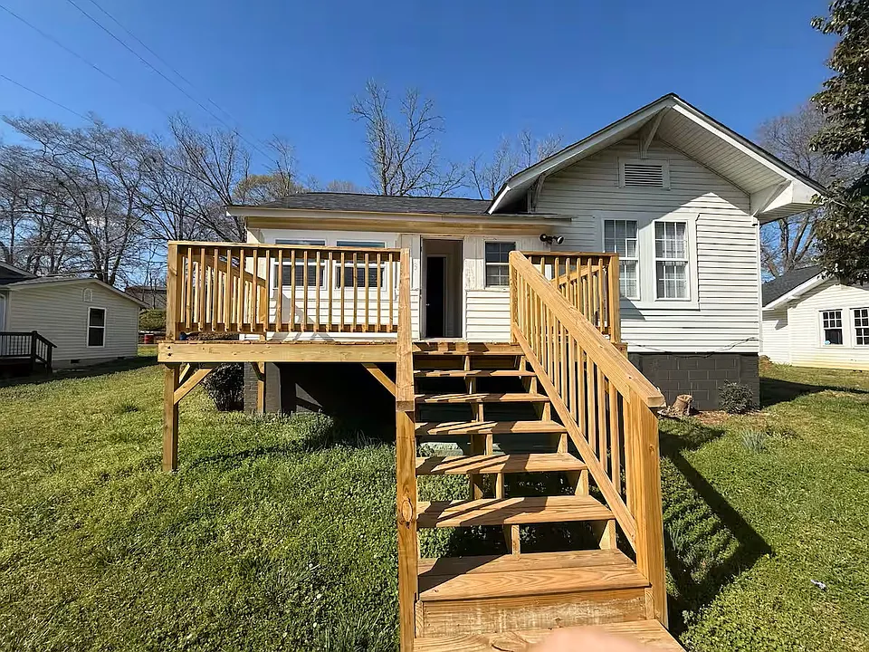 115 Larch Cir