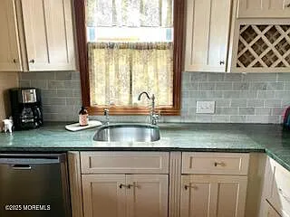 73 Stockton Ave — Photo 13