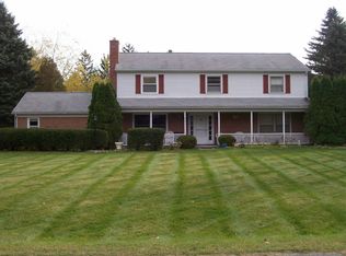 5511 Blue Grass Ln, Saline, MI 48176