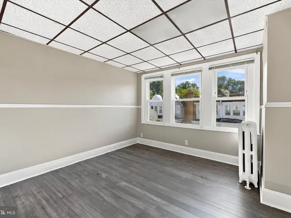 4735 Loring St, Philadelphia, PA 19136