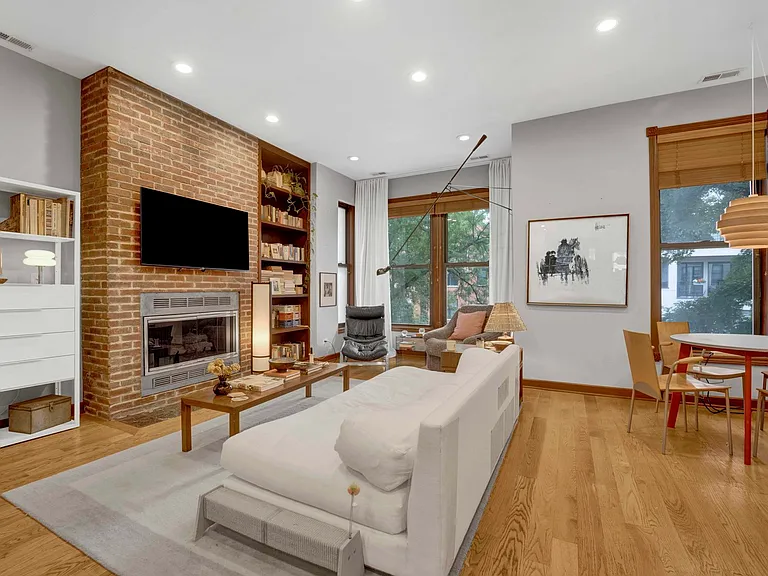 1111 N Mozart St #2 — Photo 9