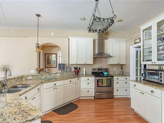 2nd image of 3702 Eaglewood St