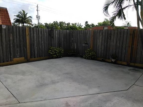 5th image of 22 Springdale Circle