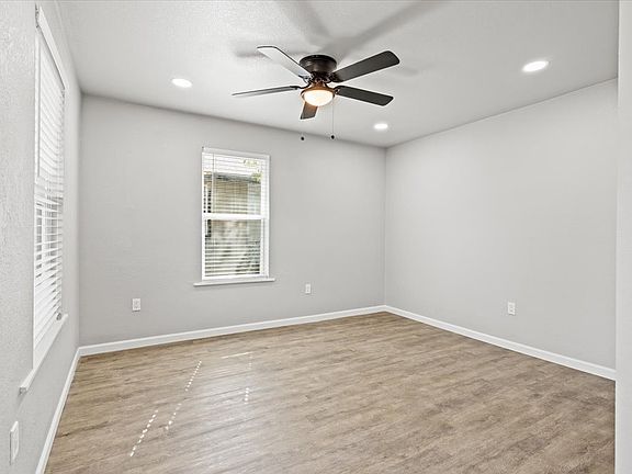 3rd image of 313 Nagel St