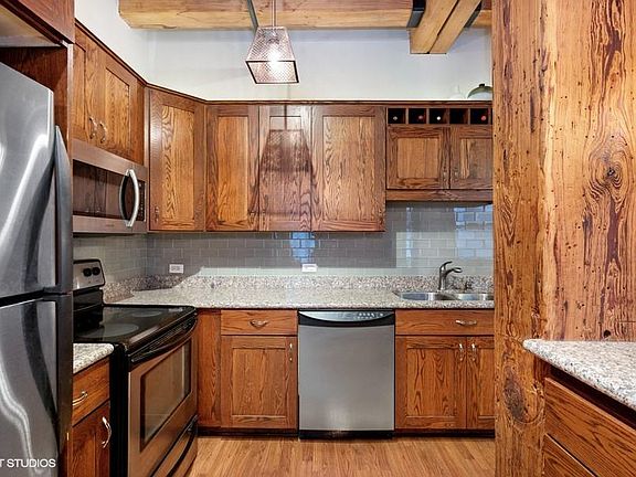 5th image of 225 W Huron St APT 218