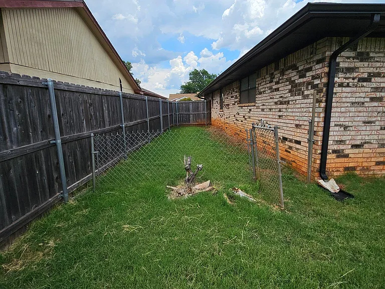 1029 Hunters Glen Cir — Photo 30