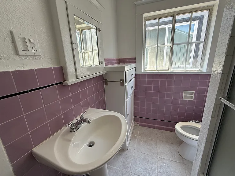 637 N Benton Way — Photo 18