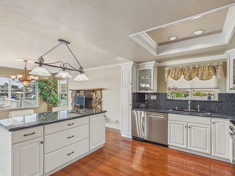 4910 Cabrillo Point — Photo 15