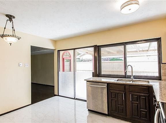 5th image of 2313 Denmark Dr